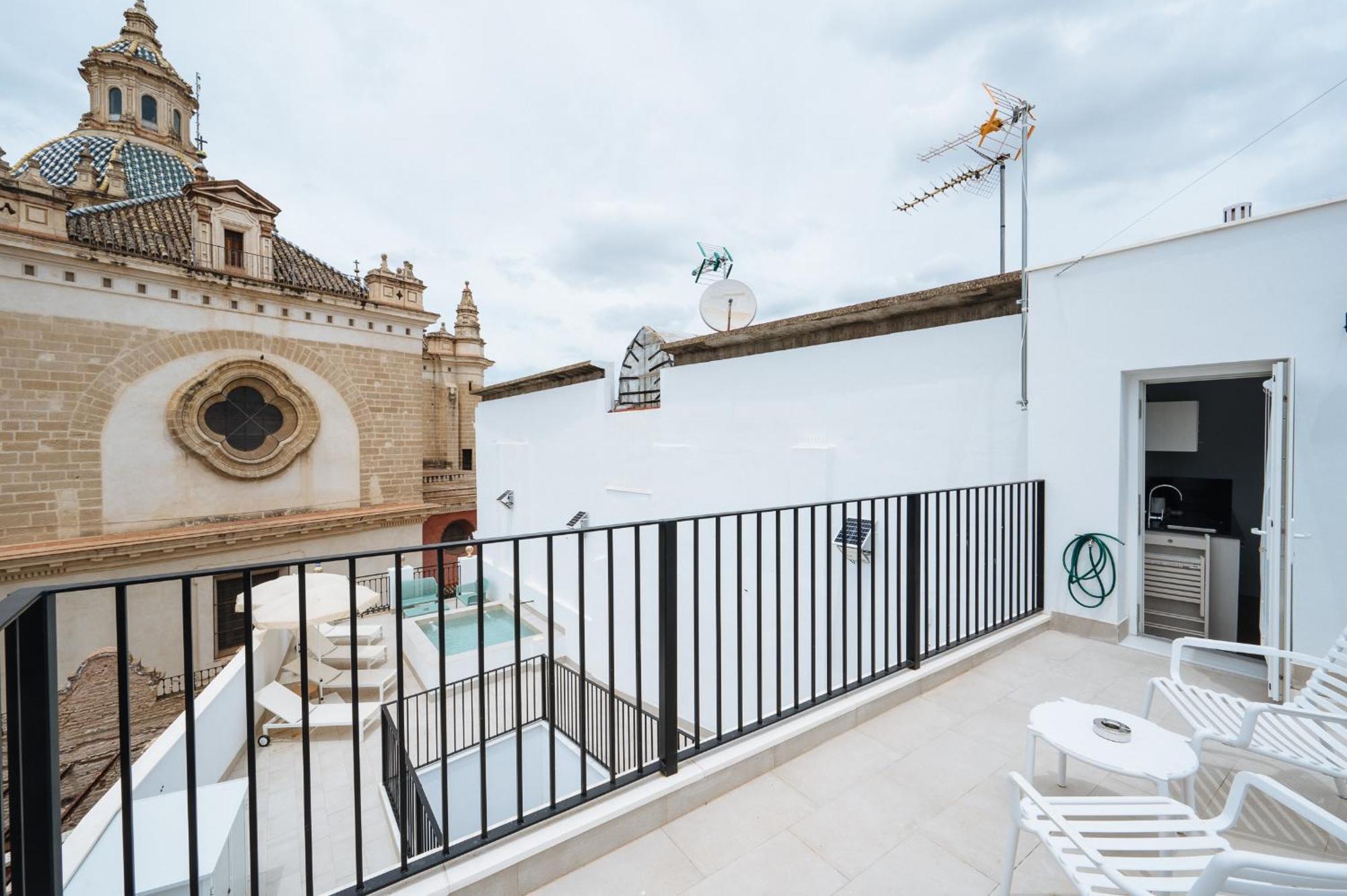 Ninesuites Cathedral Seville Exterior photo